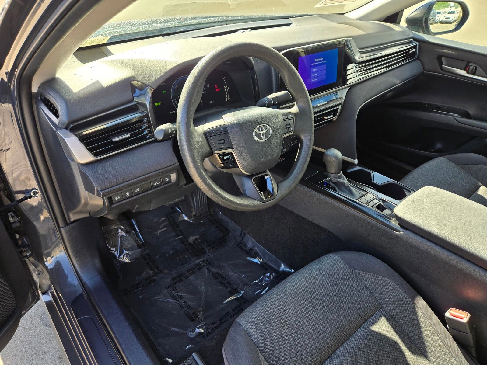 Used 2025 Toyota Camry LE image 12