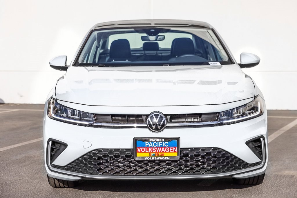 New 2026 Volkswagen Jetta SE image 2