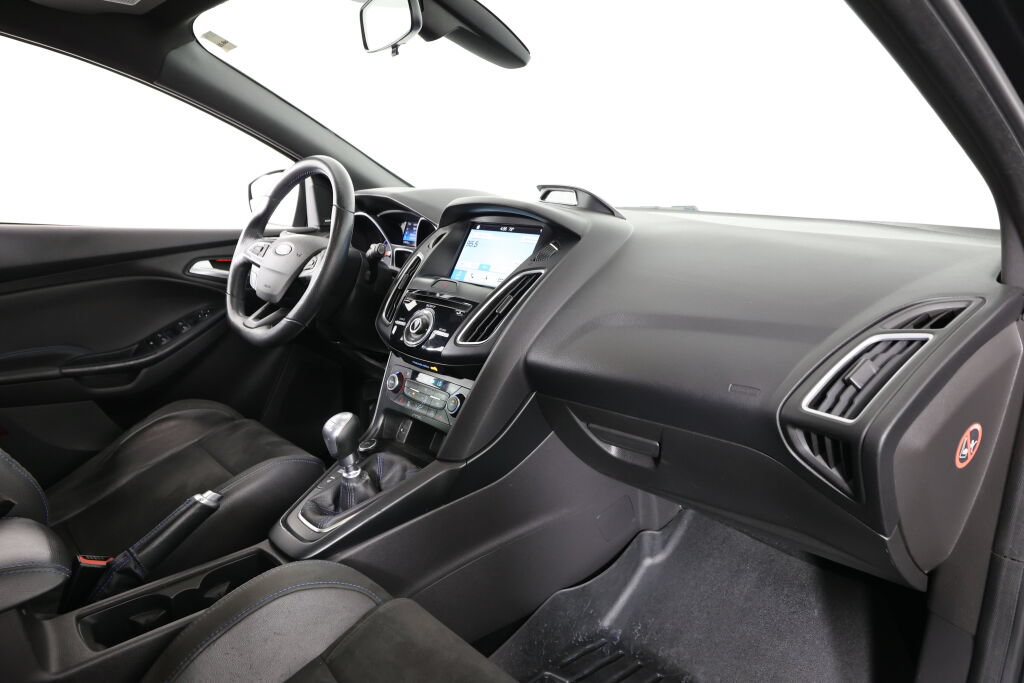 Used 2016 Ford Focus RS AWD/4WD image 23