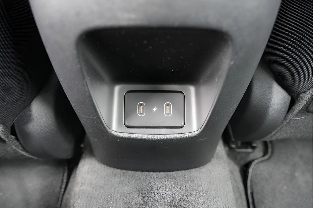 Certified 2025 Hyundai Elantra SEL FWD image 17