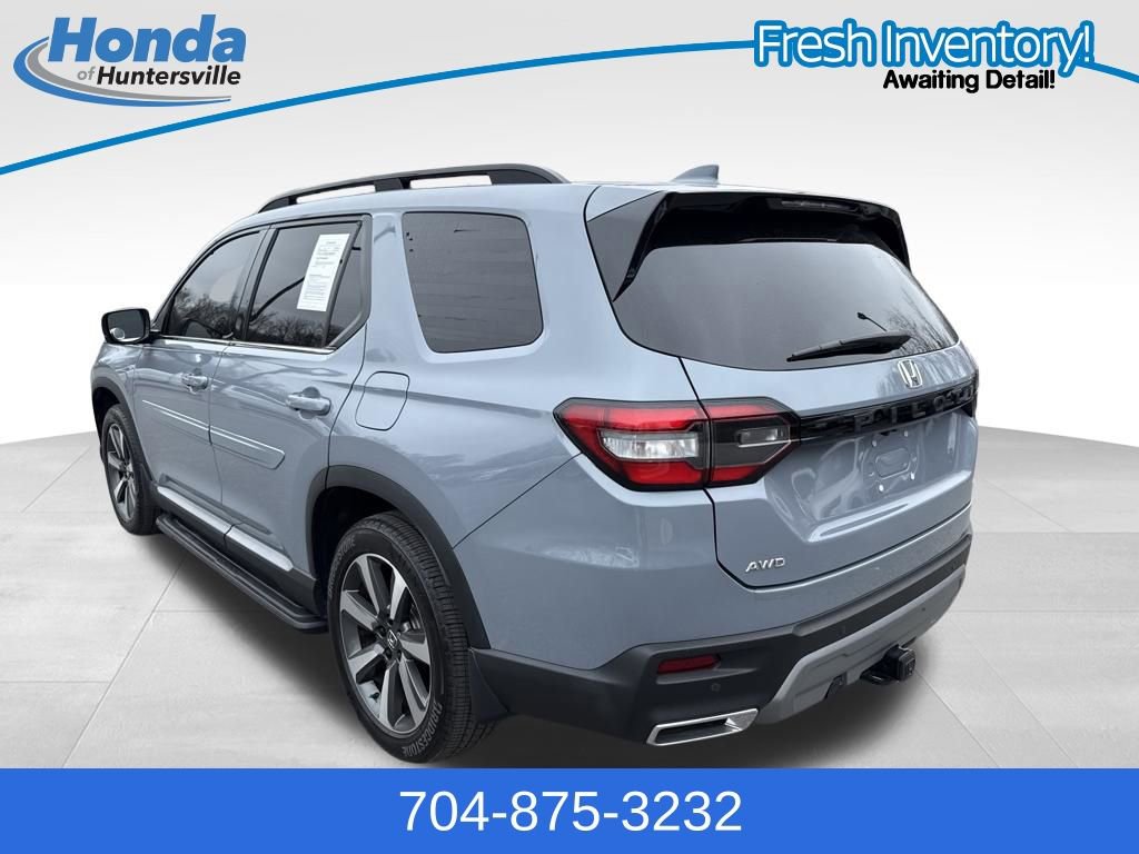 Used 2025 Honda Pilot Elite image 6