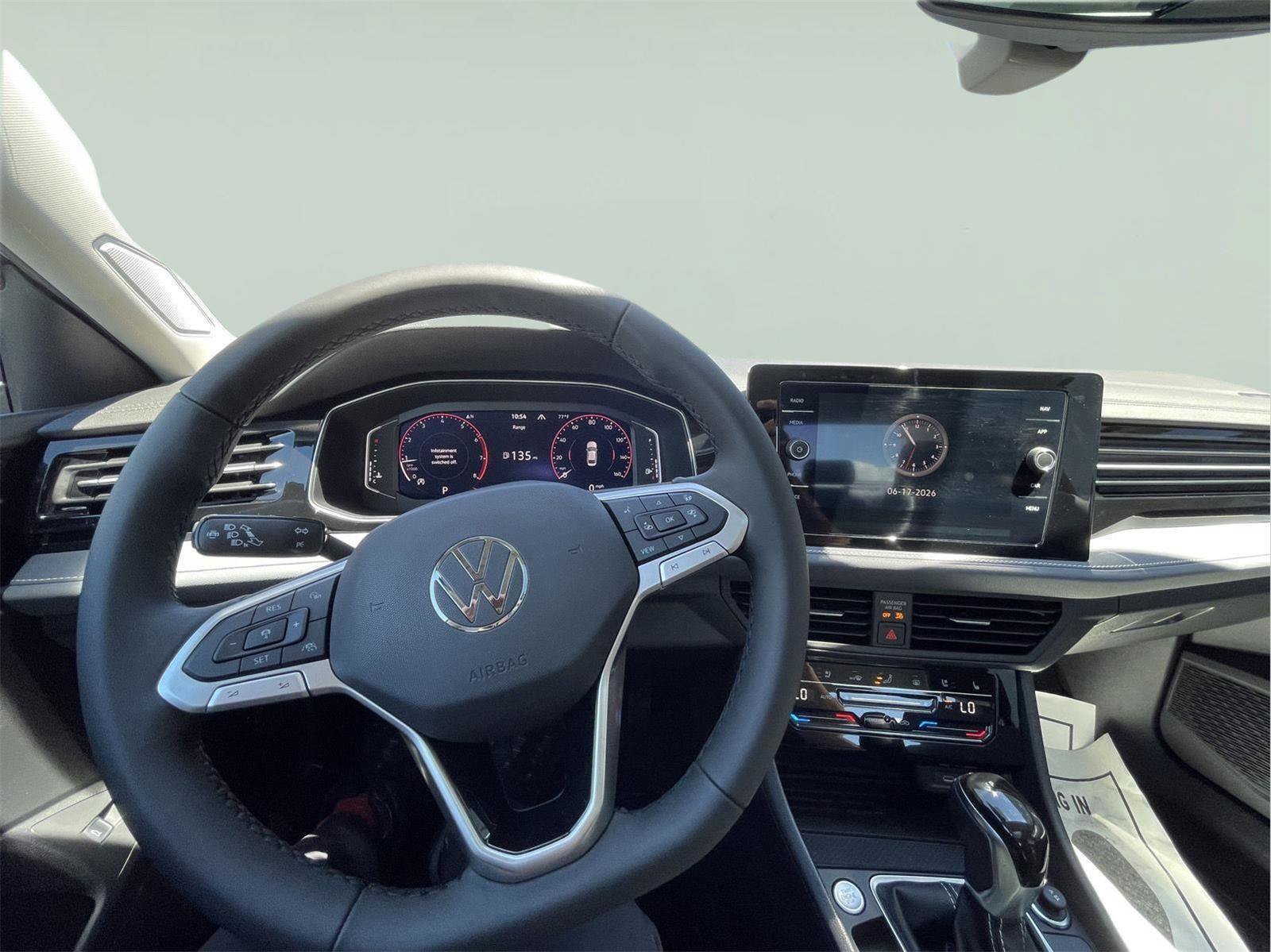 Used 2025 Volkswagen Jetta SEL FWD image 24