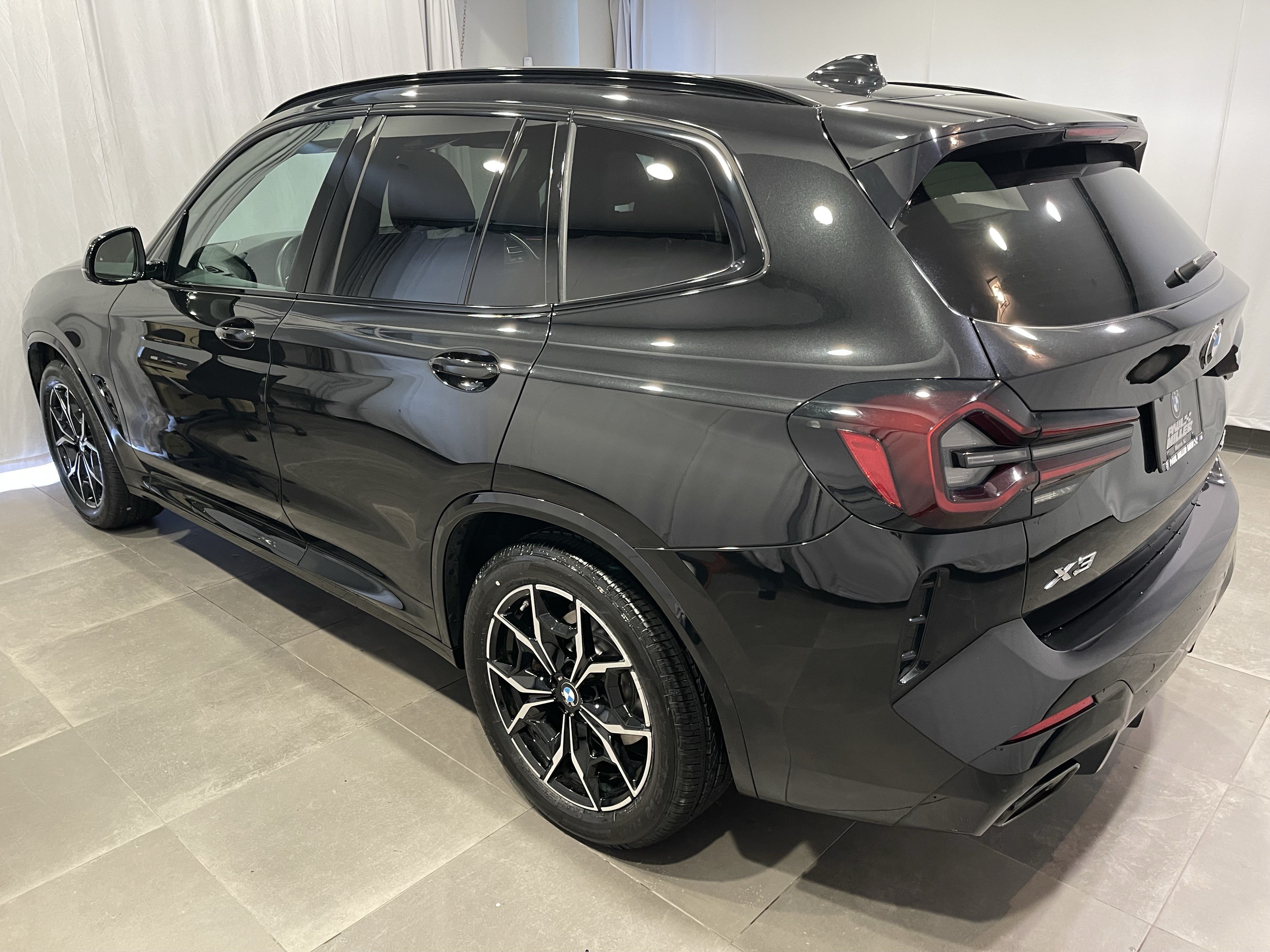 Certified 2024 BMW X3 xDrive30i w/ M Sport Package AWD/4WD image 4