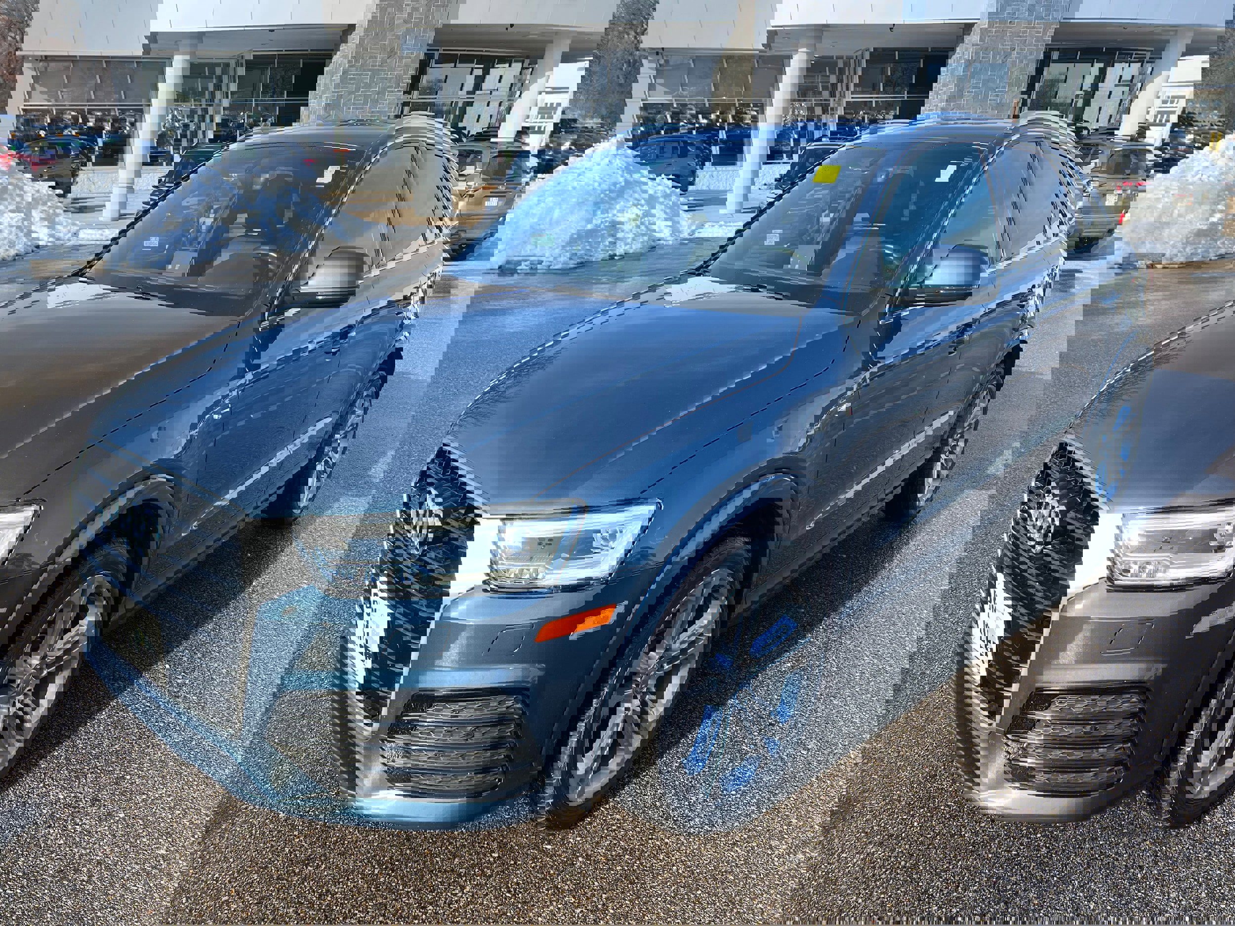 Used 2018 Audi Q3 2.0T Premium Plus w/ Premium Plus Package image 3