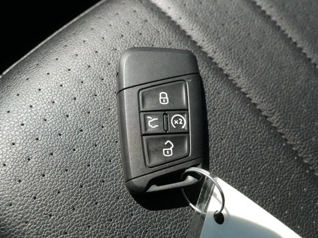 Certified 2024 Volkswagen Tiguan SE AWD/4WD image 38