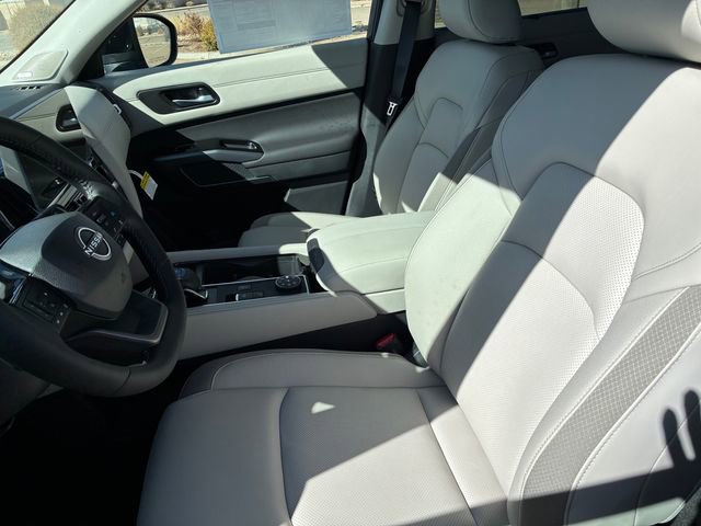 New 2026 Nissan Pathfinder SL image 12