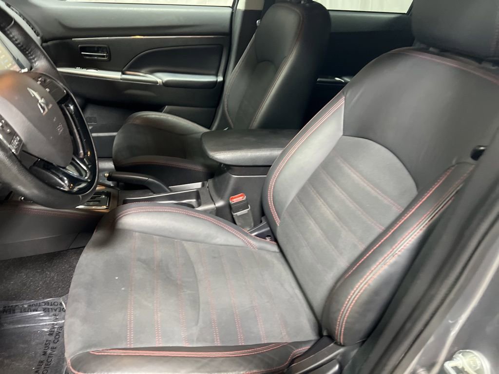 Used 2023 Mitsubishi Outlander Sport SE image 19