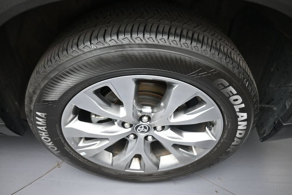Certified 2024 Toyota Grand Highlander AWD image 15