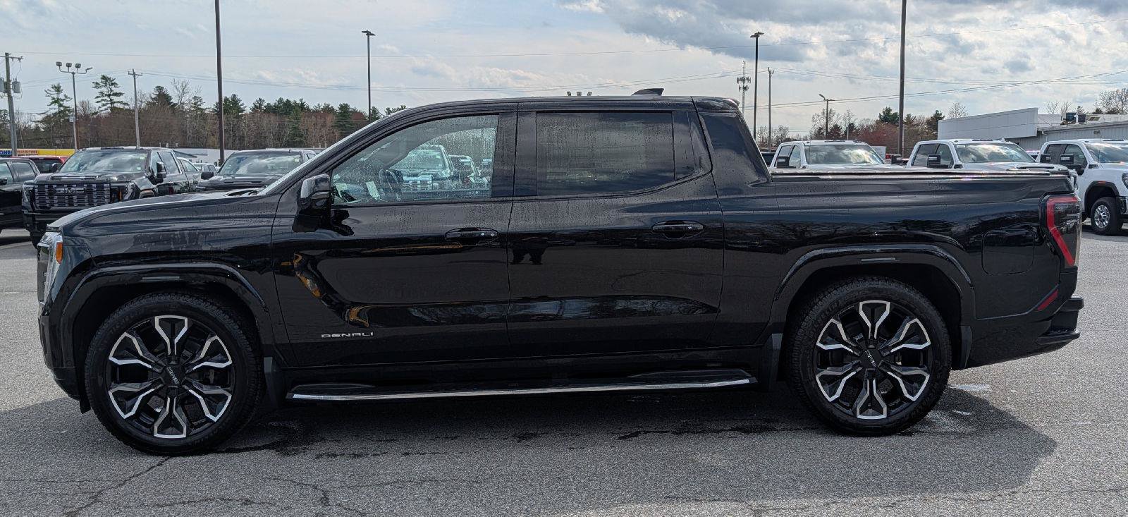 Certified 2025 GMC Sierra EV Denali AWD/4WD image 5