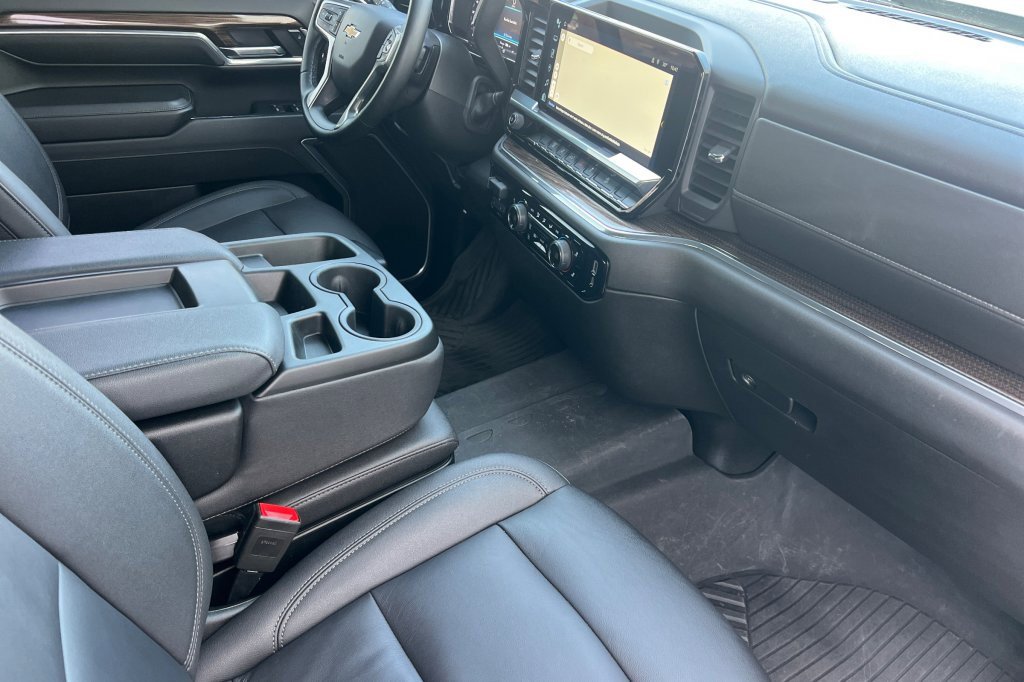Used 2024 Chevrolet Silverado 3500 LT w/ Convenience Package image 12