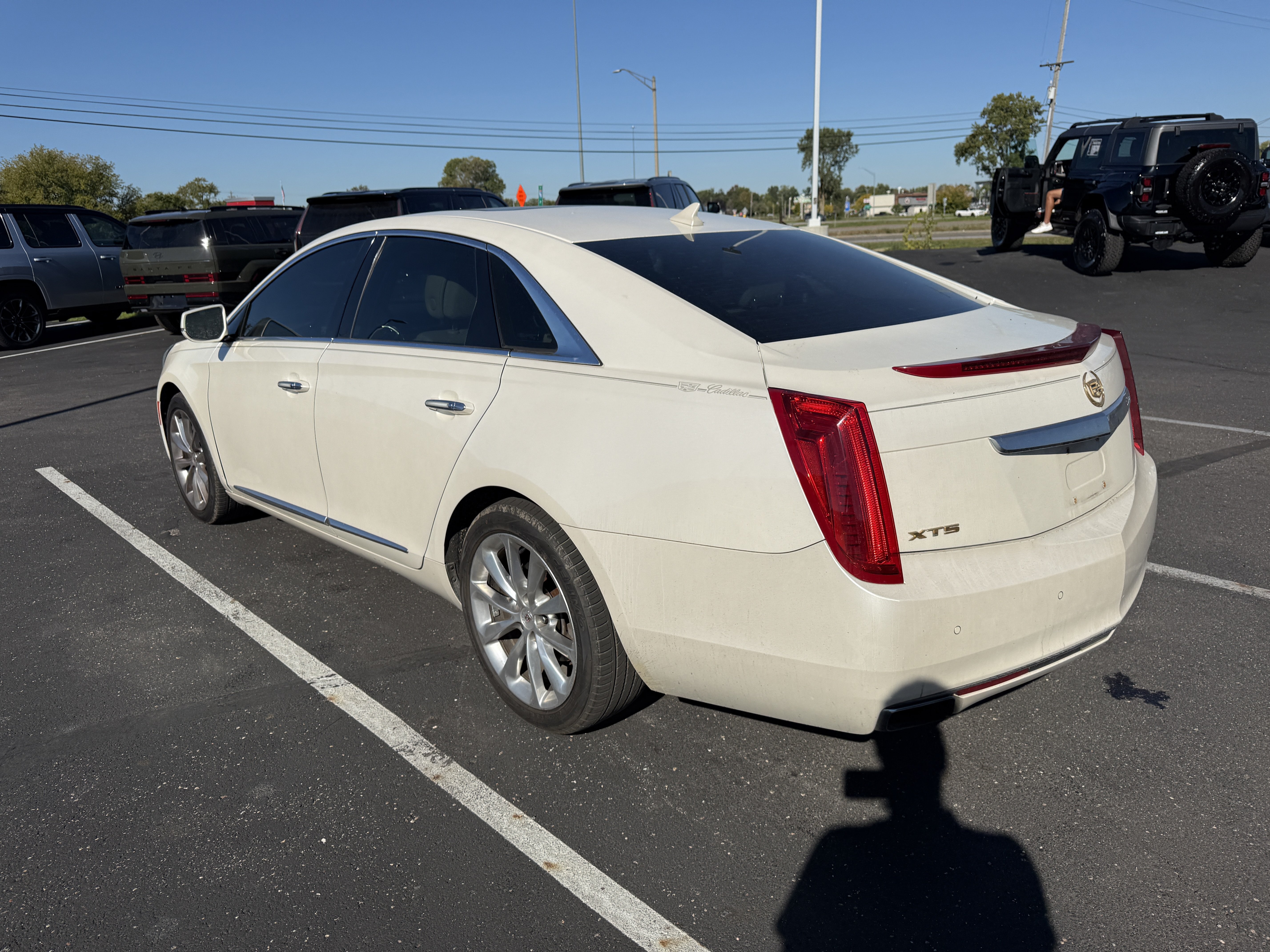 Used 2014 Cadillac XTS Luxury w/ Driver Awareness Package FWD image 3