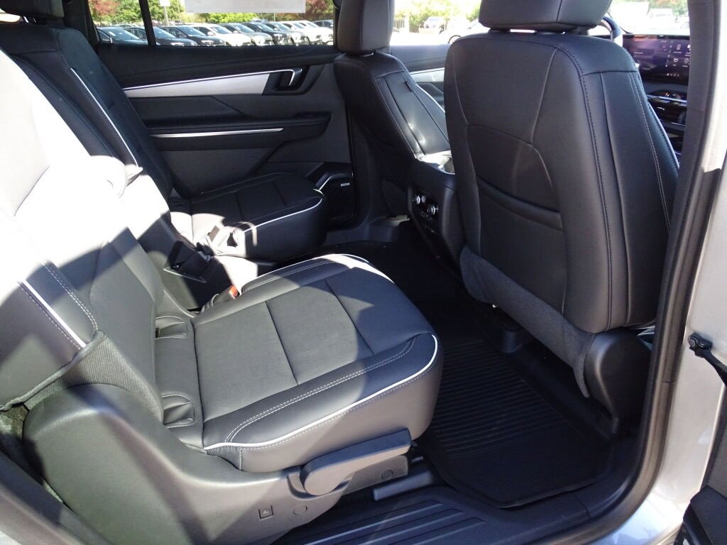 New 2025 Buick Enclave Preferred w/ Super Cruise Package image 13