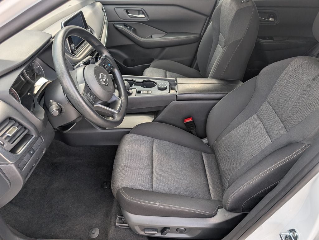 Used 2024 Nissan Rogue SV AWD/4WD image 12