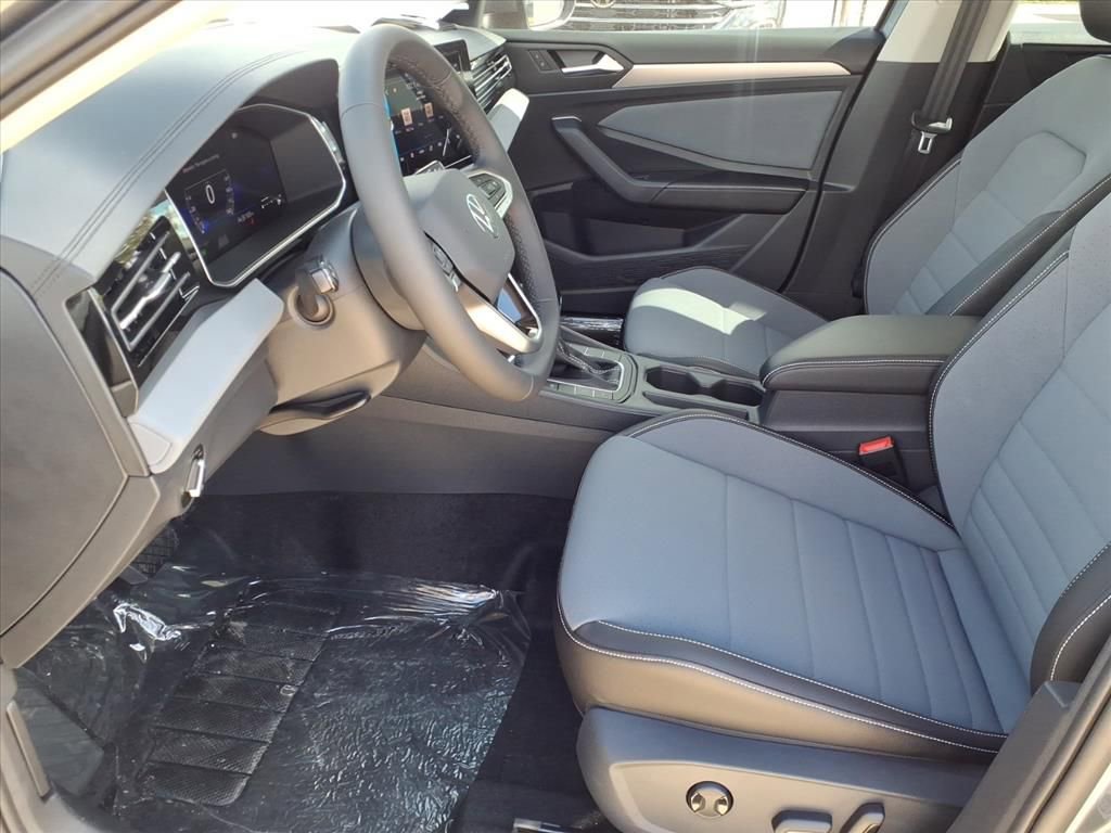 New 2026 Volkswagen Jetta SE FWD image 9