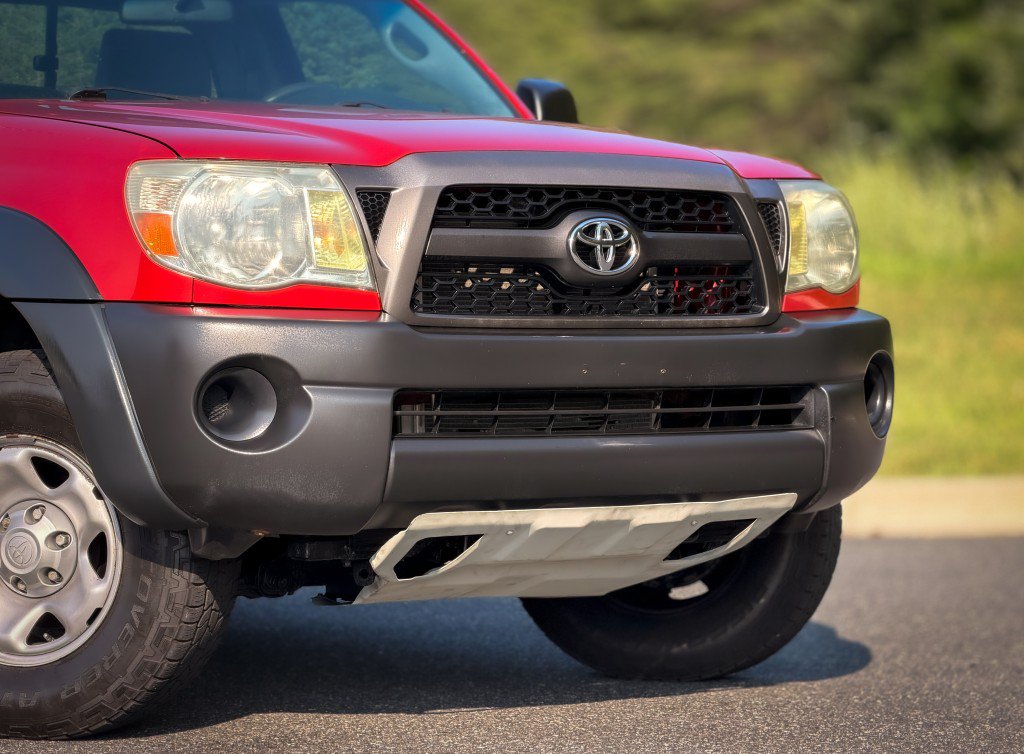 Used 2011 Toyota Tacoma 4x4 Regular Cab image 5