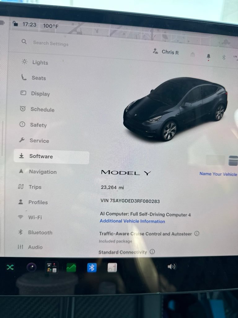 Used 2024 Tesla Model Y Long Range RWD image 12