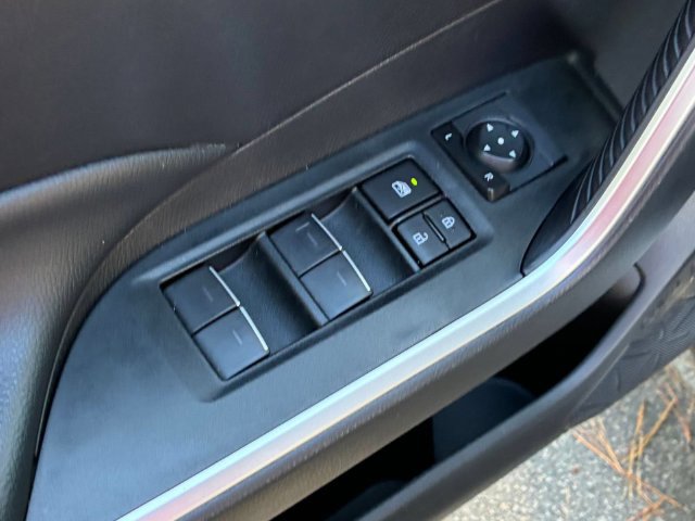 Used 2025 Toyota RAV4 XLE AWD/4WD image 24