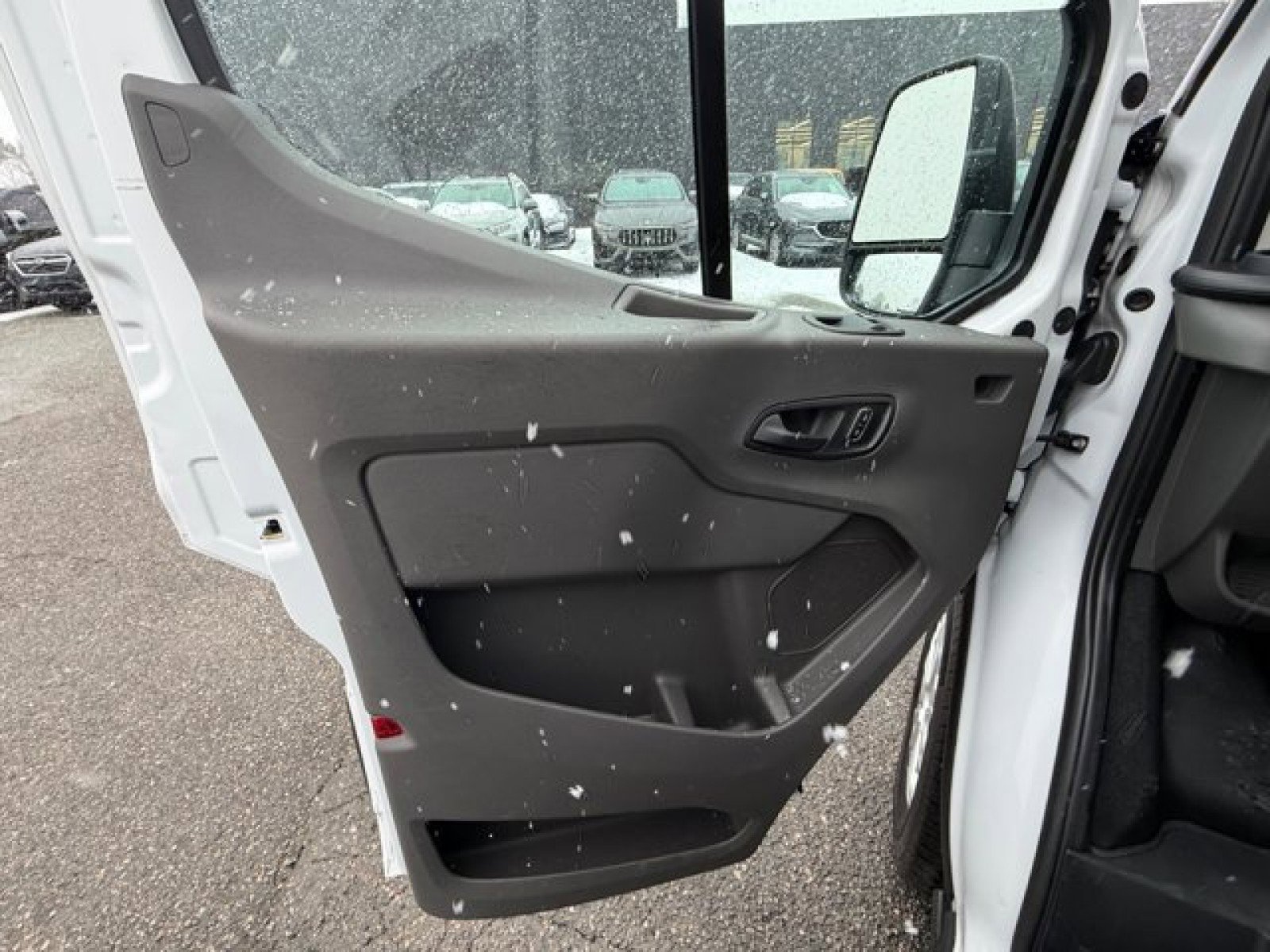 Used 2023 Ford E-Transit Low Roof image 17