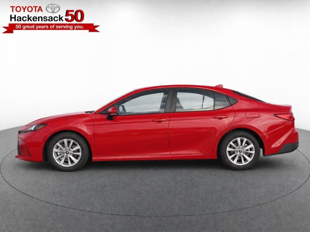 Used 2026 Toyota Camry LE FWD image 38