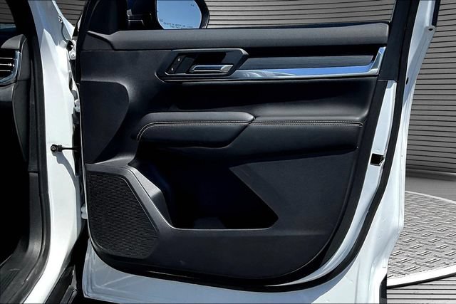 Used 2025 GMC Terrain Elevation w/ Black Edition AWD/4WD image 26