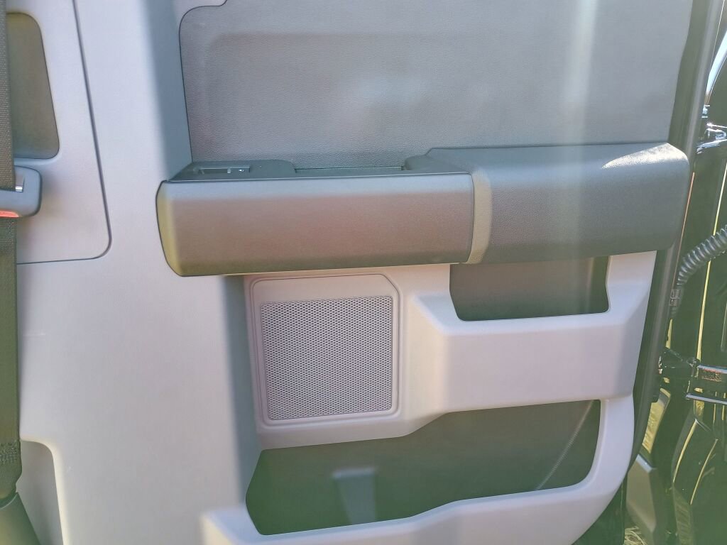New 2026 Ford F250 XL w/ XL Chrome Package image 19