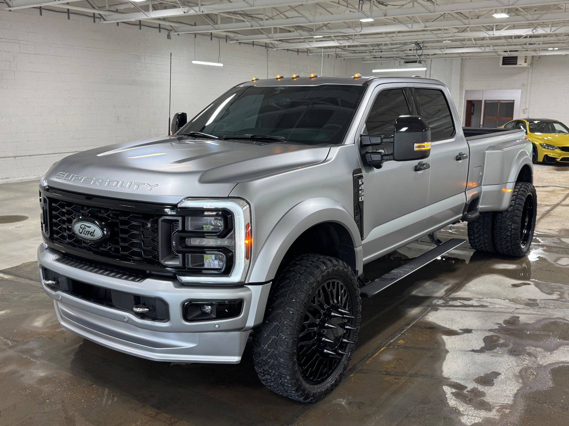 Used 2024 Ford F450 Platinum w/ Camper Package image 15