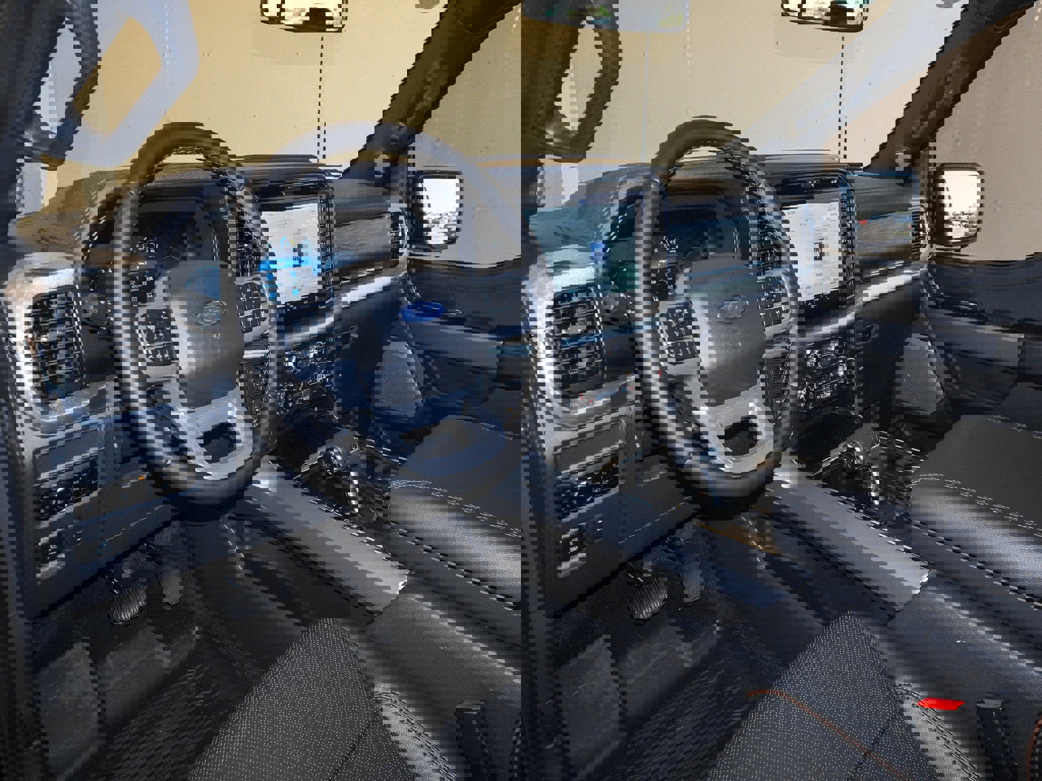 New 2025 Ford F150 Lariat w/ Equipment Group 502A High image 23