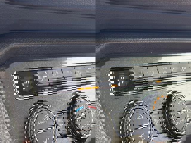 Used 2019 Volkswagen Tiguan SE image 21