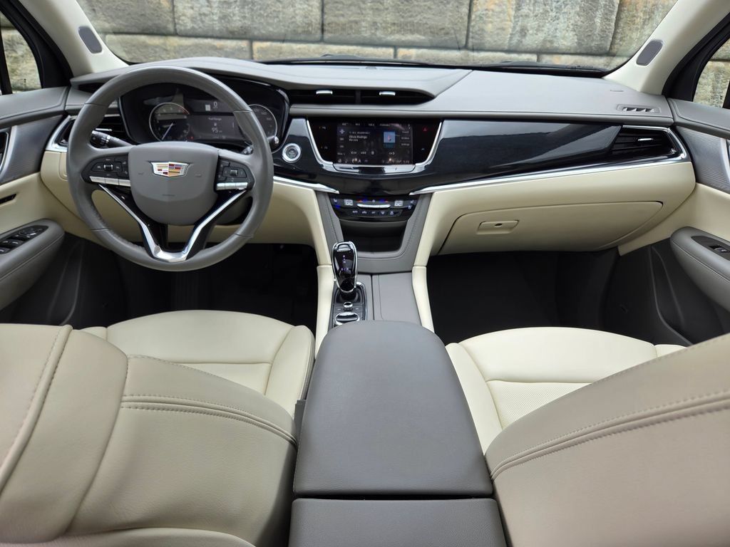 Used 2024 Cadillac XT6 Premium Luxury AWD/4WD image 19