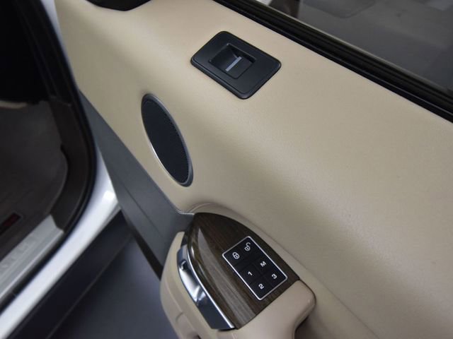 Used 2016 Land Rover Range Rover Sport HSE image 41