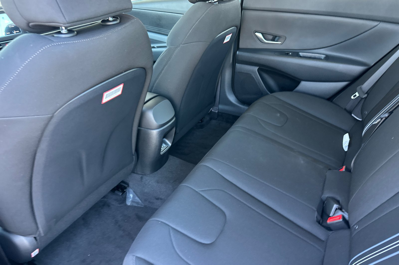 New 2026 Hyundai Elantra Hybrid FWD image 13