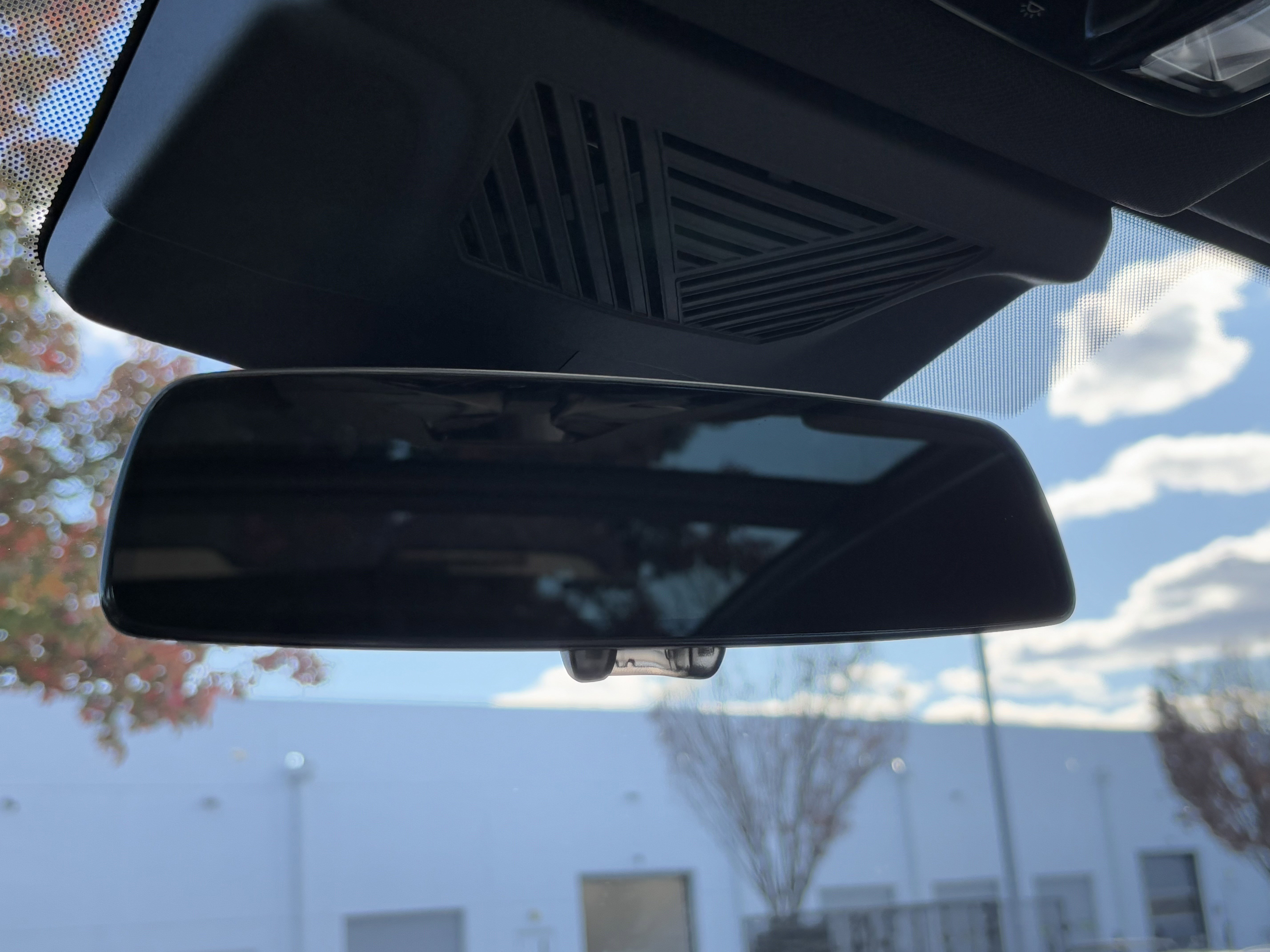 Certified 2025 BMW X1 xDrive28i w/ Technology Package image 27