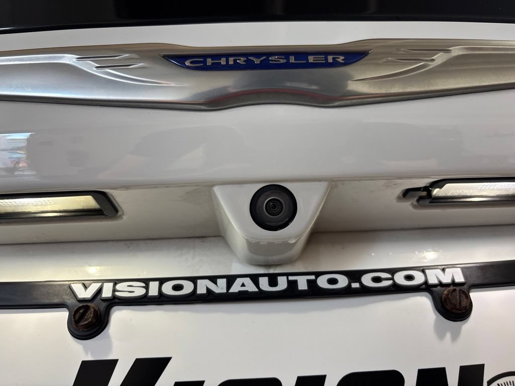 Used 2019 Chrysler Pacifica Limited FWD image 33