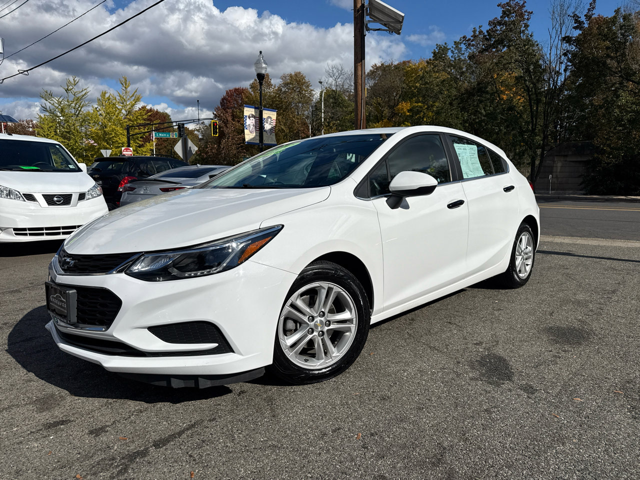 Used 2017 Chevrolet Cruze LT w/ Convenience Package image 3