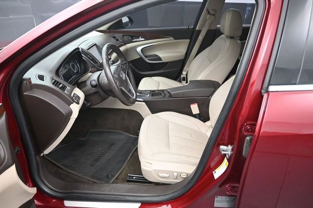 Used 2017 Buick Regal Premium w/ Driver Confidence Package #2 FWD image 9