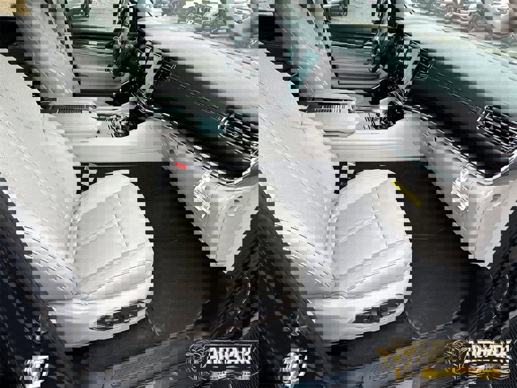 New 2024 Jeep Wagoneer L 4WD w/ HD Trailer Tow Package image 12