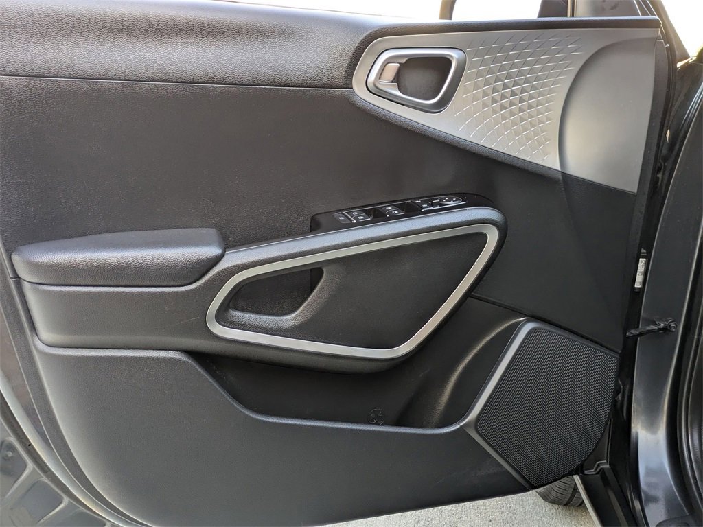 Used 2024 Kia Soul LX w/ Option Group 015 image 11