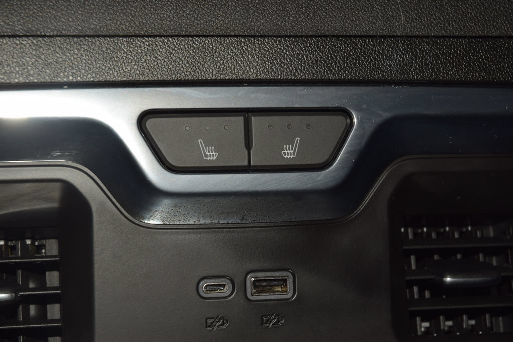 Used 2024 Chevrolet Silverado 3500 High Country w/ High Country Premium Package AWD/4WD image 46