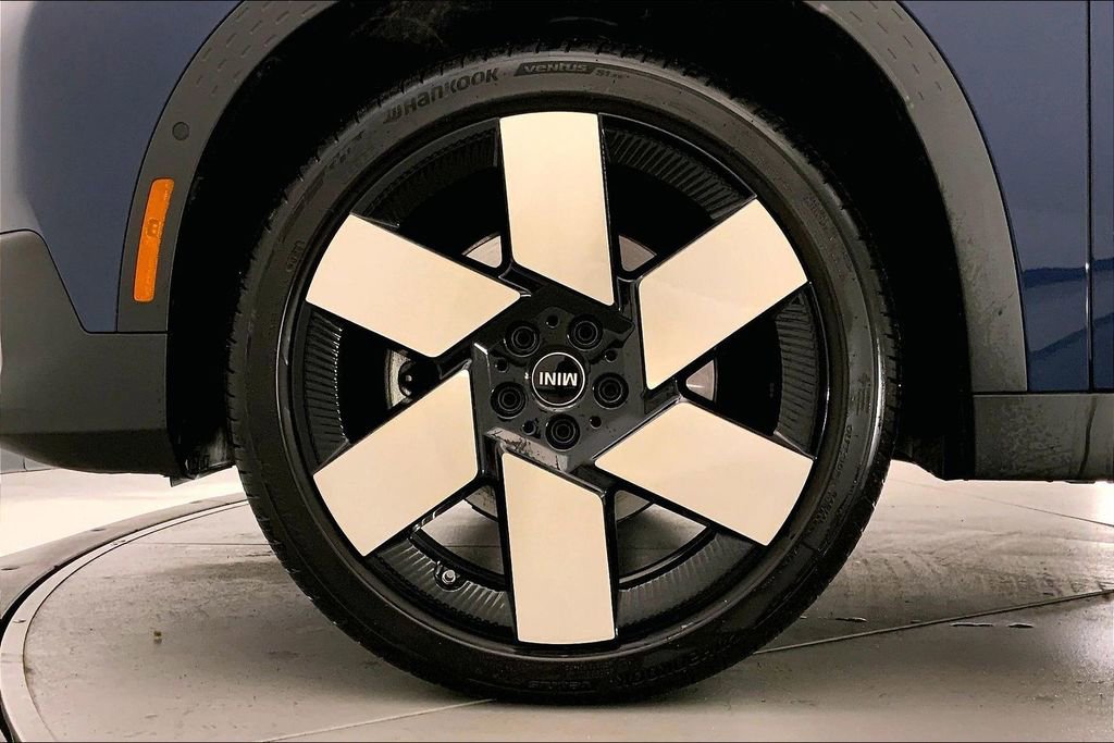 Used 2025 MINI Cooper Countryman S w/ Comfort Package Max image 8