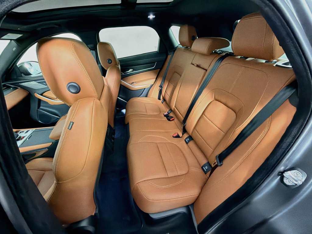Certified 2026 Jaguar F-PACE R-Dynamic S AWD/4WD image 26