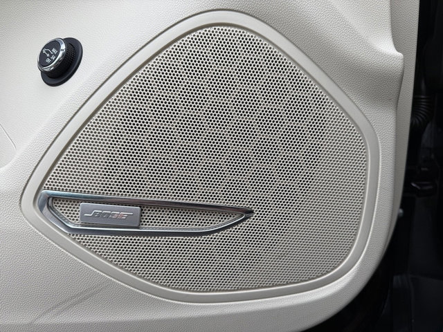 Used 2022 Buick Envision Avenir w/ Technology Package II image 15