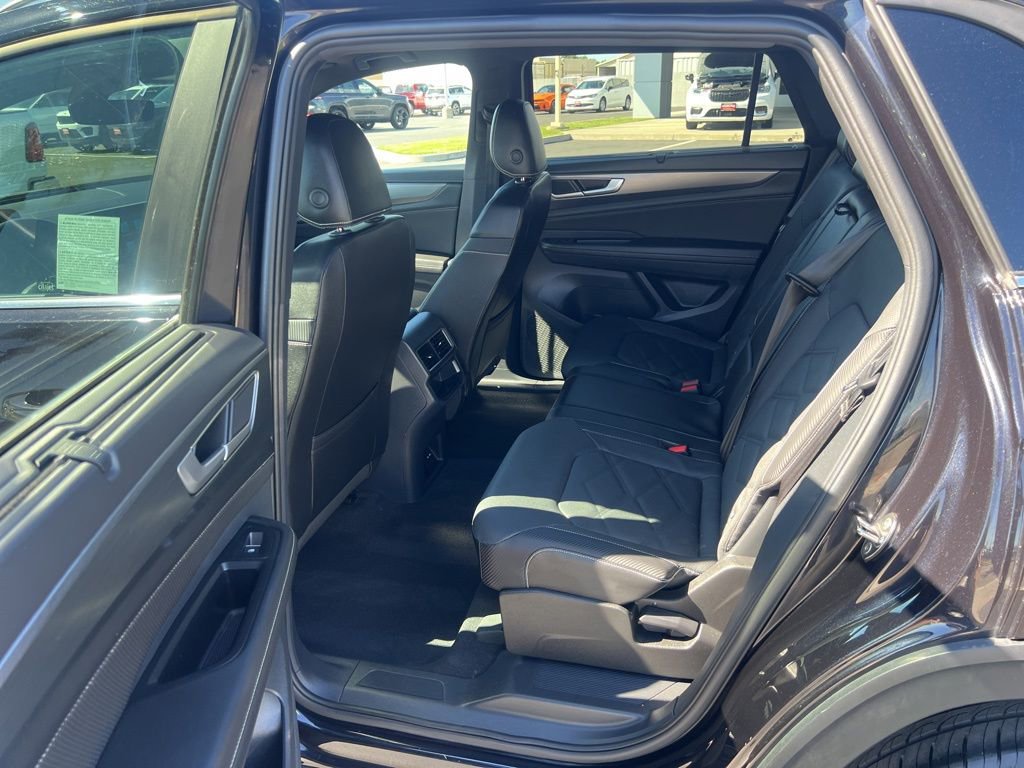 Used 2025 Volkswagen Atlas Cross Sport SE image 23