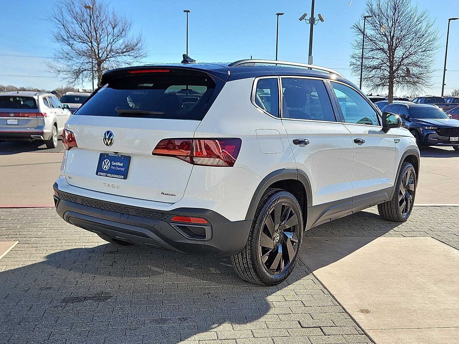 Certified 2024 Volkswagen Taos SE image 3