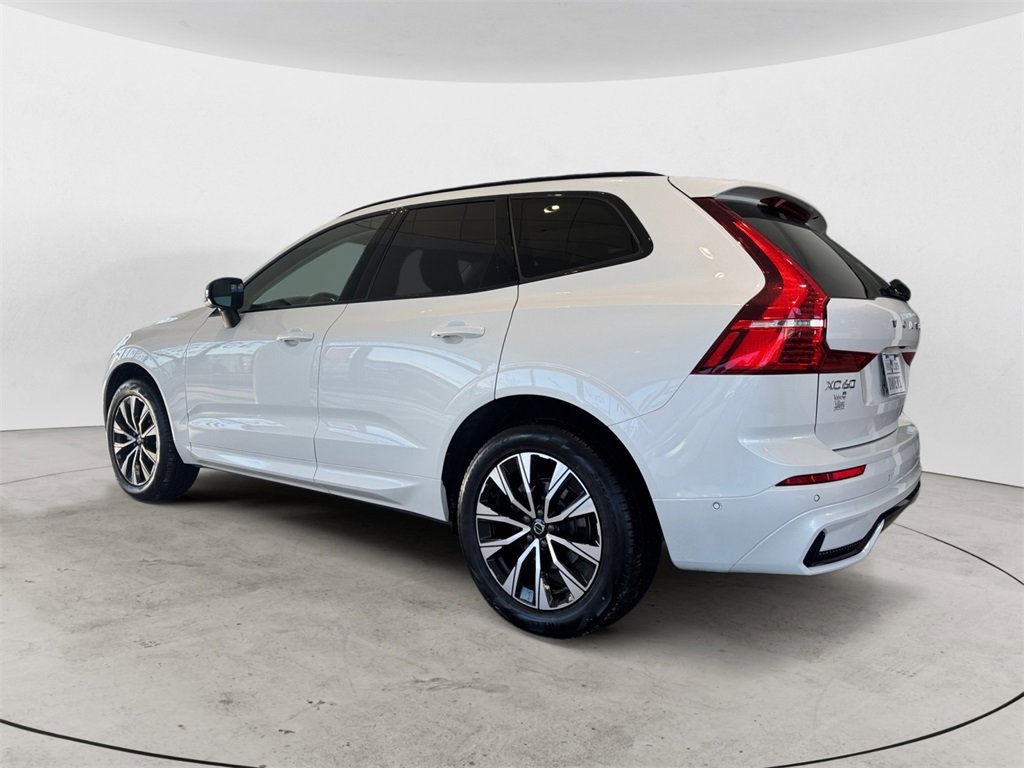 Certified 2025 Volvo XC60 B5 Plus image 3