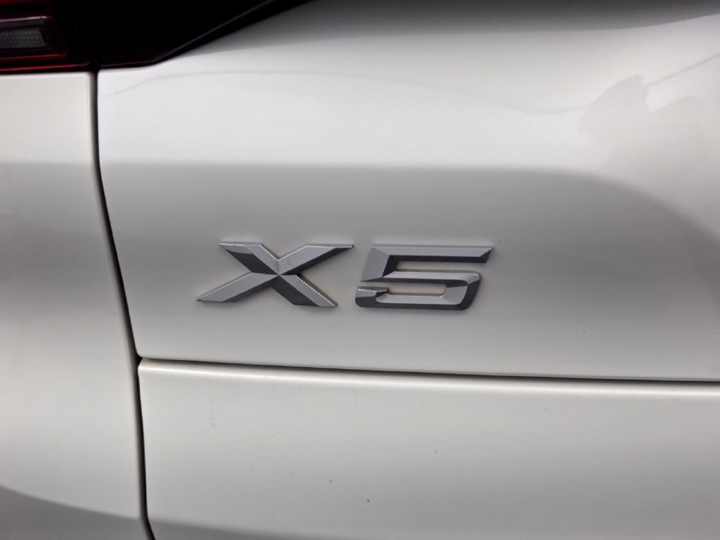 Used 2021 BMW X5 sDrive40i w/ Premium Package RWD image 21