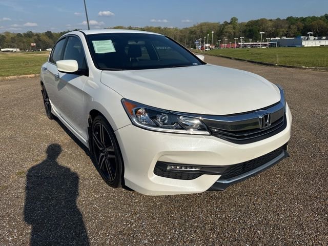 Used 2016 Honda Accord Sport image 2