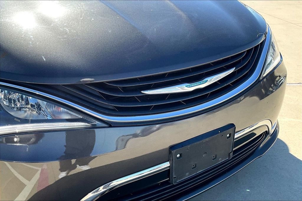 Used 2018 Chrysler Pacifica Limited image 36