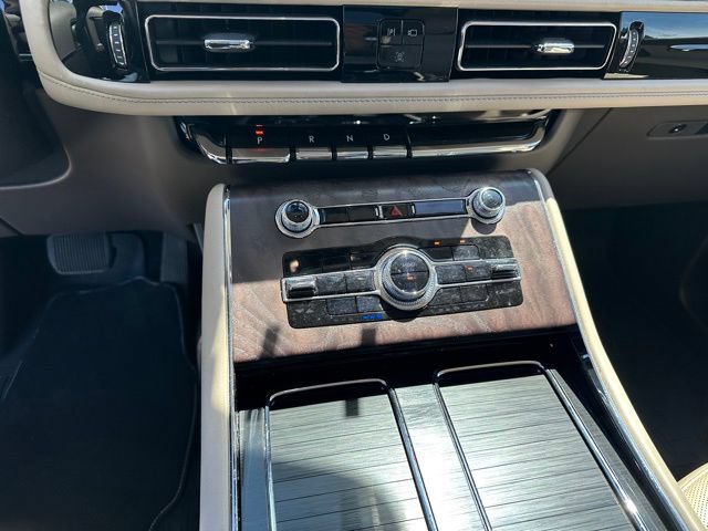 Used 2022 Lincoln Aviator Reserve w/ Elements Package Plus AWD/4WD image 25