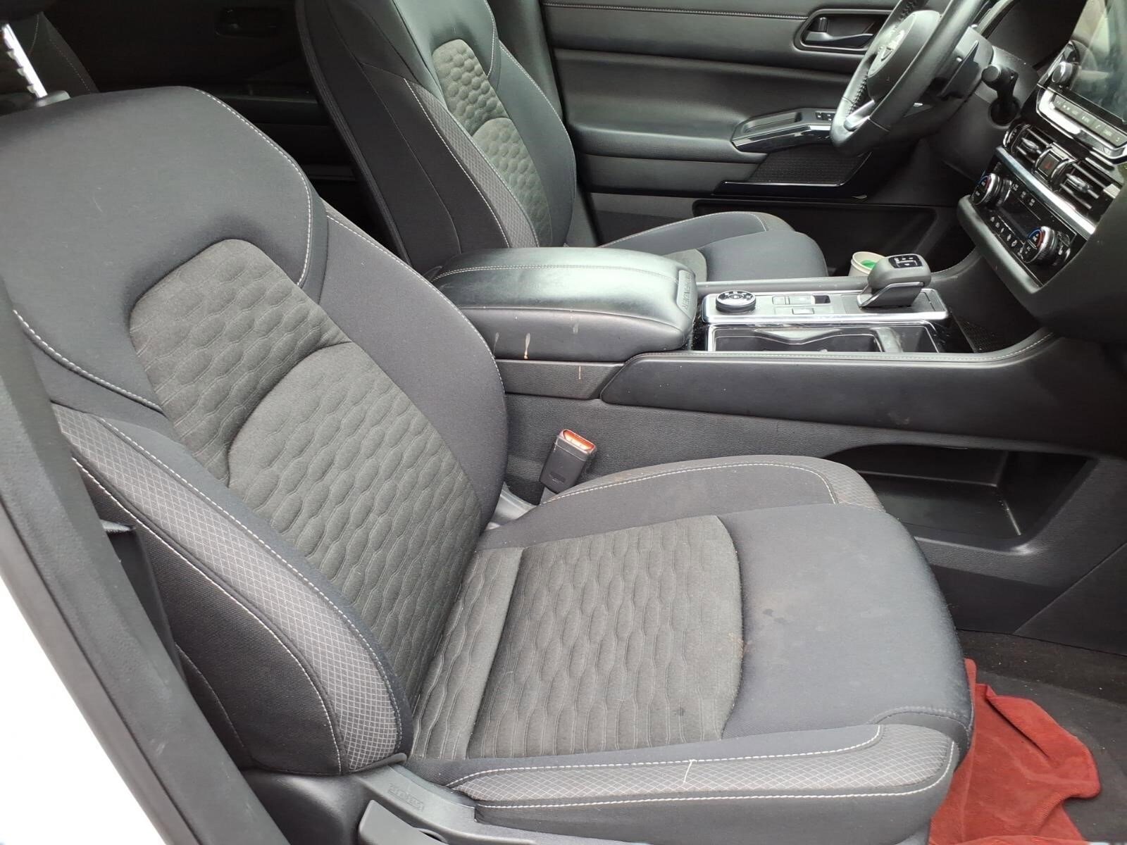 Used 2023 Nissan Pathfinder SV w/ SV Premium Package AWD/4WD image 7