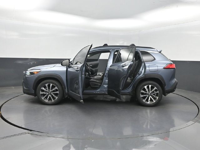 Used 2024 Toyota Corolla Cross XLE w/ Convenience Package AWD/4WD image 37